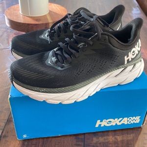 Hoka womens running shoes wide